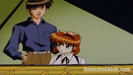 The pianist Seiji lives with Yuna, an android.Seiji treats