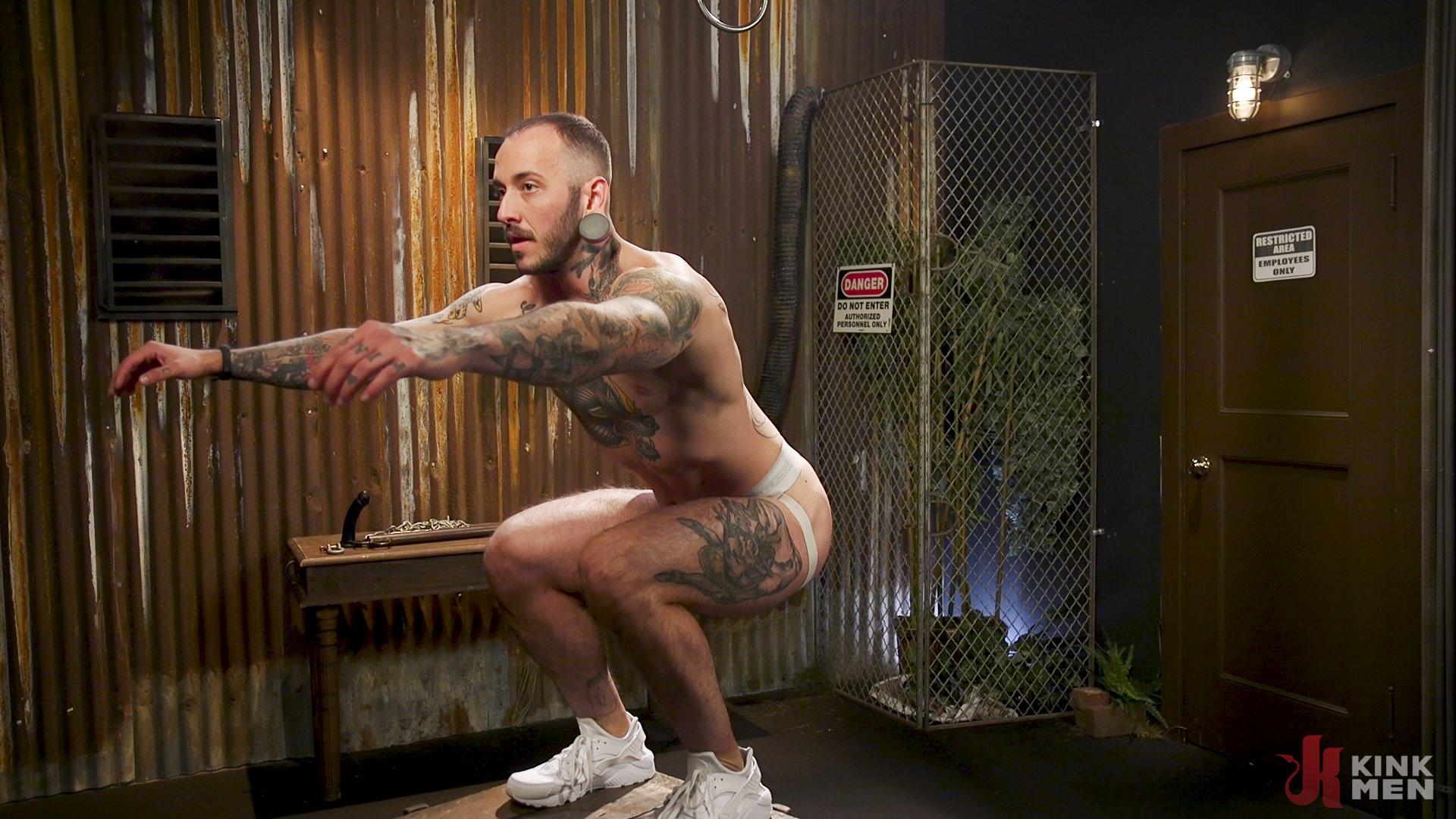 Bodybuilder Transman Porn - FTM Muscle Boy Gets Wet For The Gym